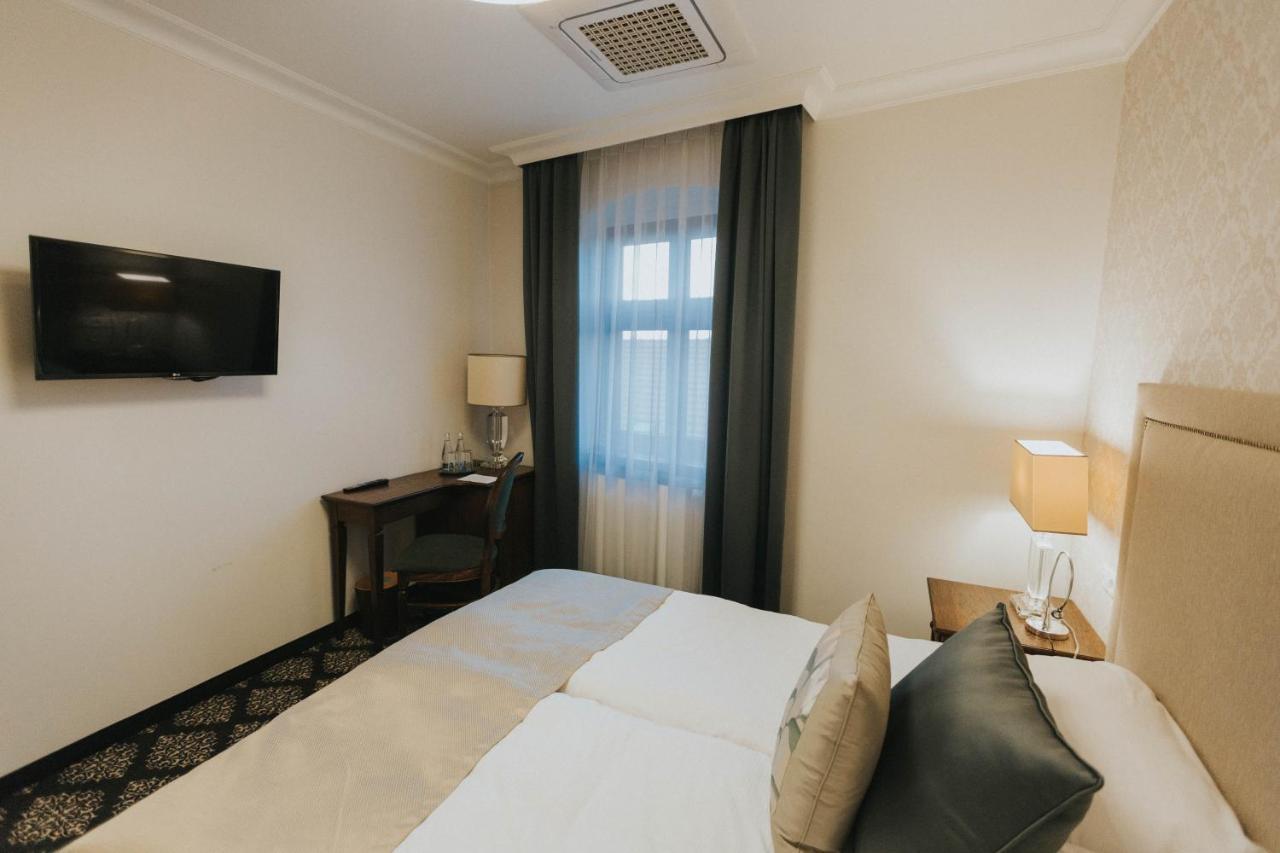 Toszek Hg Hotel מראה חיצוני תמונה